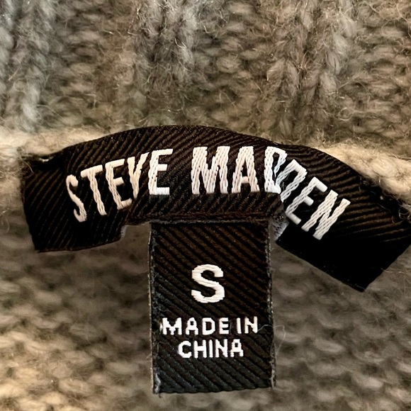 Steve Madden Gray Sleeveless 1/2 zip Turtleneck Sweater - Picture 4 of 6